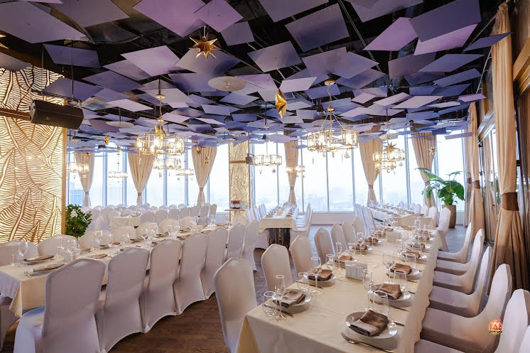 Основной зал в «Сытый лось на Кунцево» фотография №6