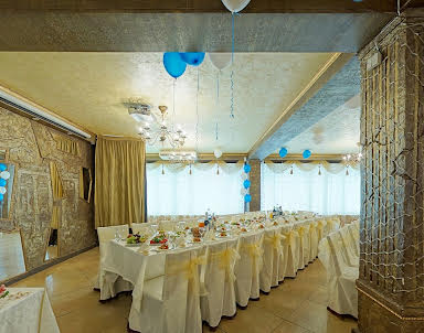 День рождения в Зеркала