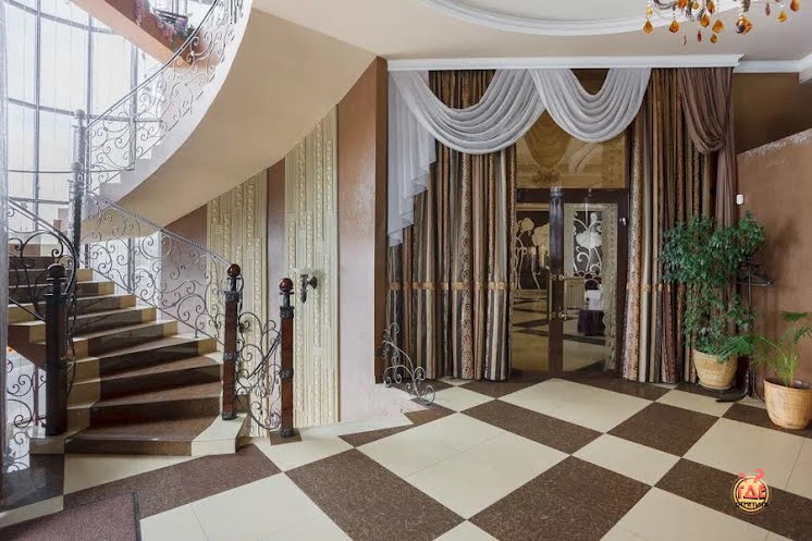 Основной зал  в «Шашлычный мир на Западном» фотография №8