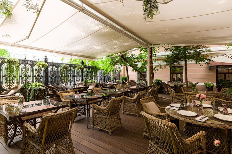 Веранда в «12 Grand Cafe» фотография №10