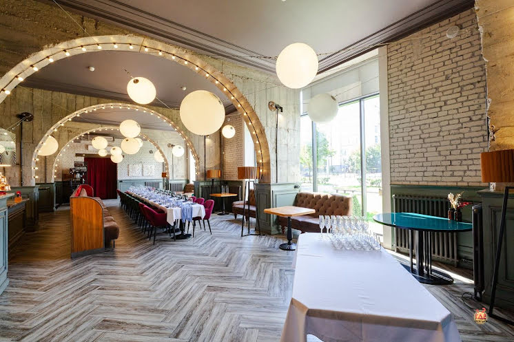 Основной зал  в «MiraGrill» фотография №17