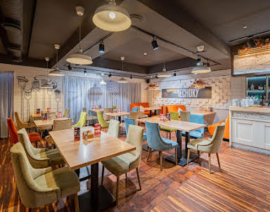  ресторан По чесноку на Академика Королева