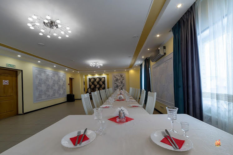 Основной зал  в «Neon» фотография №6