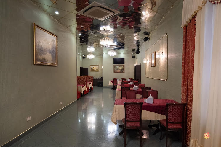 Зал Ресторана в «Angel Hotel» фотография №13