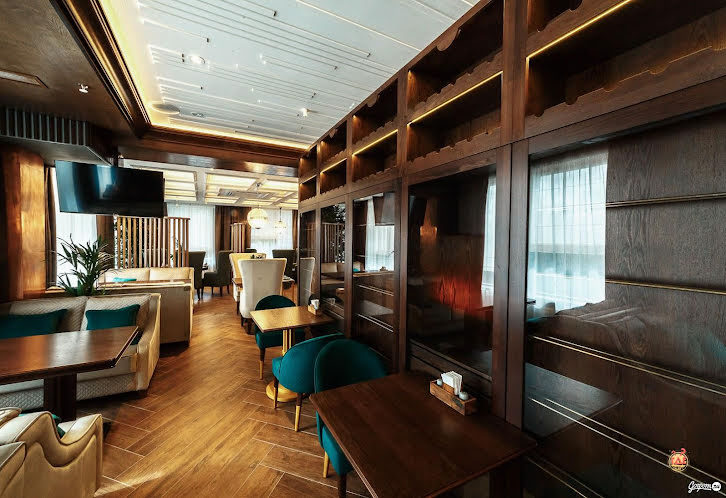 Основной зал в «Шоколад на Посадской» фотография №1