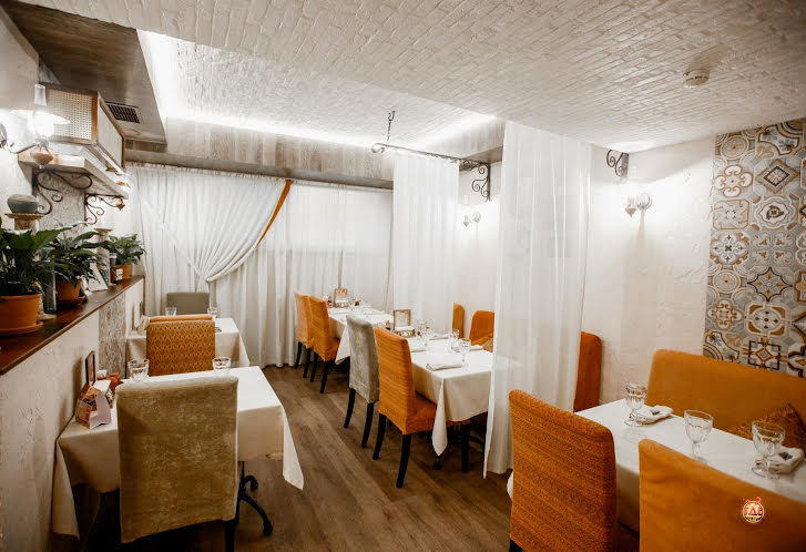 Малый зал  в «Мацони на Луначарского» фотография №2