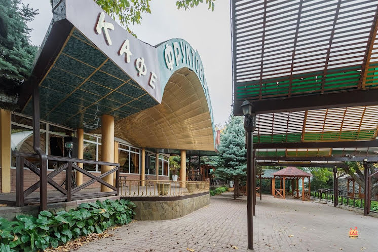 Основной зал в «Фруктовый сад» фотография №8