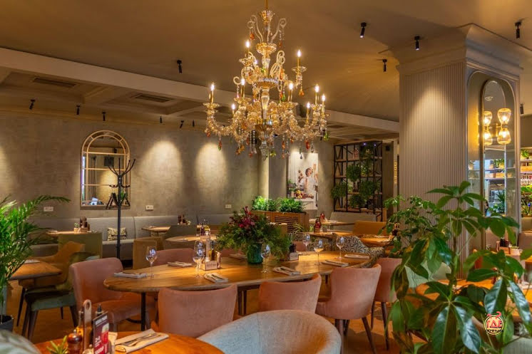 Зал ресторана в «Osteria Mario на Соколе» фотография №2