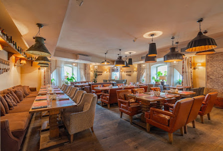 Основной зал второго этажа в Зал "Грибоедова"