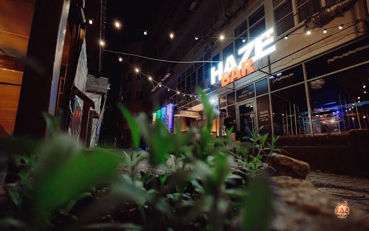 Основной Зал в «Haze Bar на Бажова» фотография №8