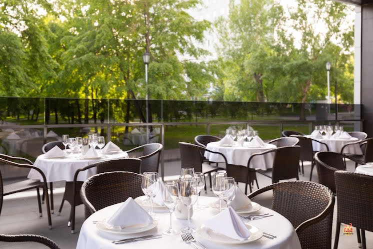 Ресторан PARIS в «DoubleTree by Hilton Novosibirsk» фотография № 1