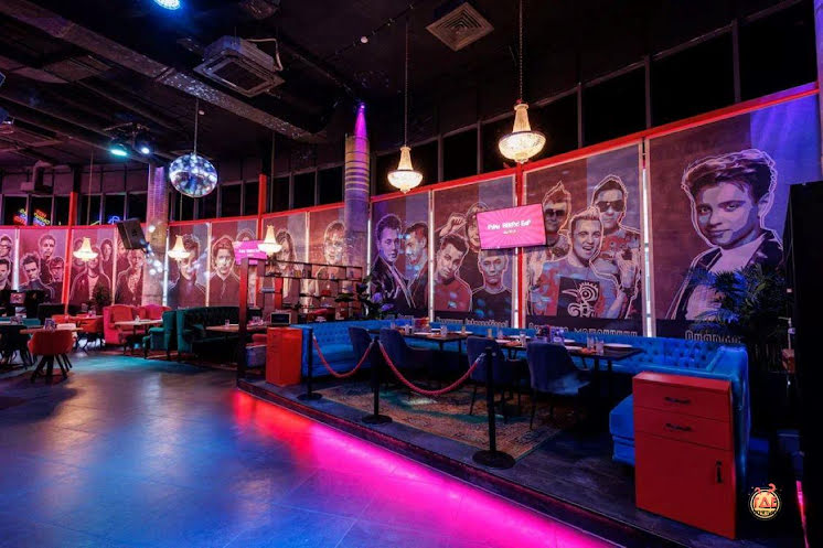 Основной зал в «Руки ВВерх! Бар Мытищи» фотография №2