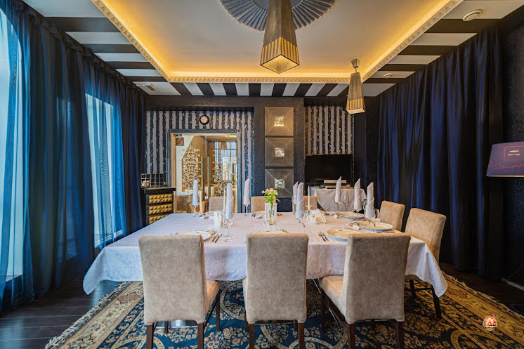 Каминный зал в «La Rose D’or» фотография №1