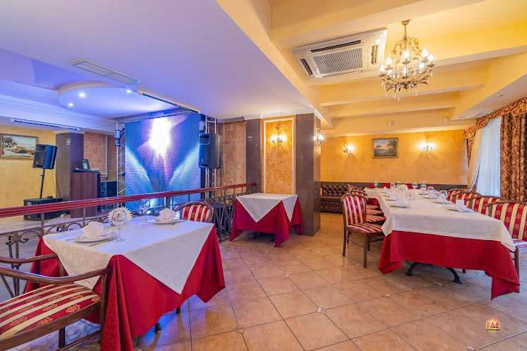 Основной зал первого этажа в «Старый Пловдив» фотография №4