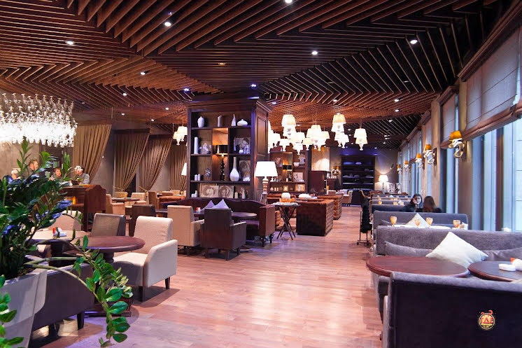 Основной зал в «Бурбон» фотография №8