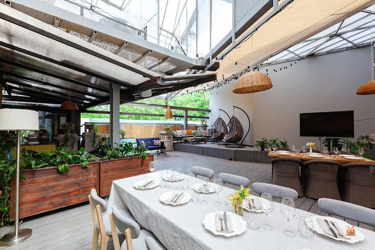 Малая летняя веранда в «Food Embassy» фотография №9