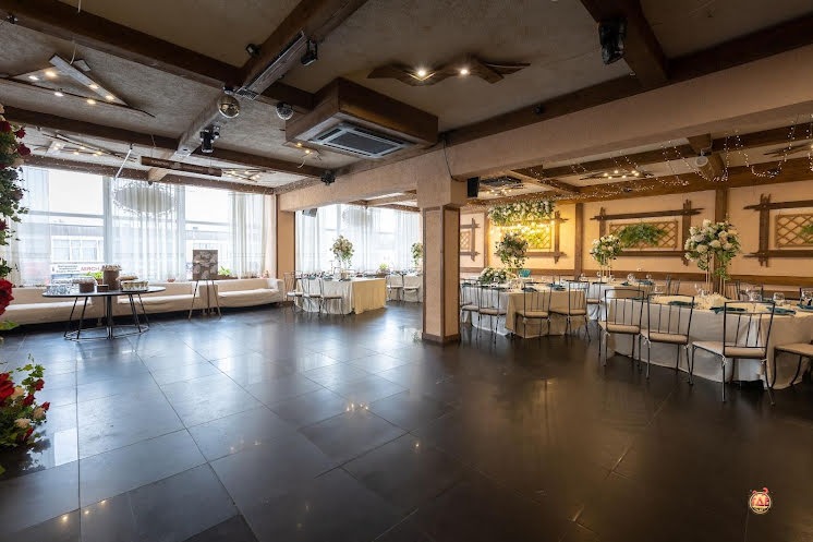 Основной зал в «Горница» фотография №3