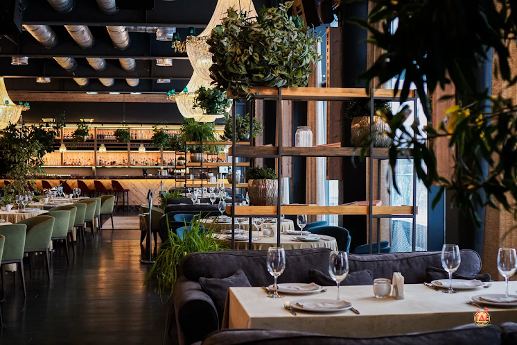 Банкетный зал на 2 этаже  в «Амбассадори» фотография №5