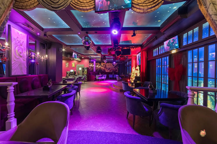 Основной зал в «Сто Друзей» фотография №6