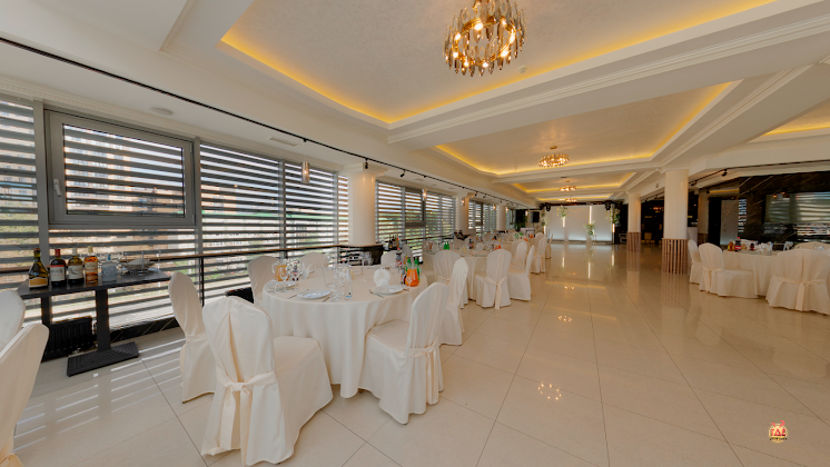 Зал Park restaurant&banquet hall в «Park restaurant&banquet hall» фотография №5