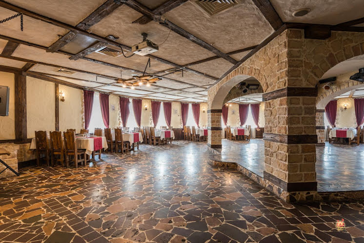 Средний зал в «Ариана на Привольной» фотография №7