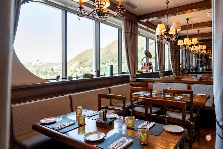 Большой панорамный зал в «Хозяин тайги» фотография №6