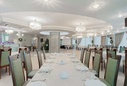 Фисташковый зал  в Синий зал 