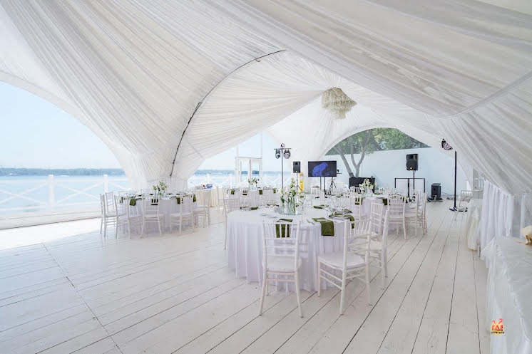 Шатёр White Podium в «Pirogovo-event» фотография № 1