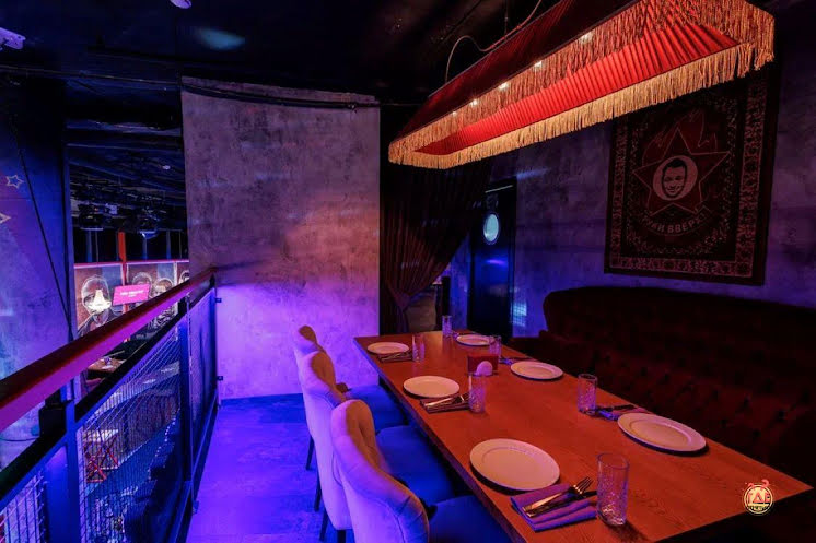 Зал на втором этаже в «Руки ВВерх! Бар Мытищи» фотография №9