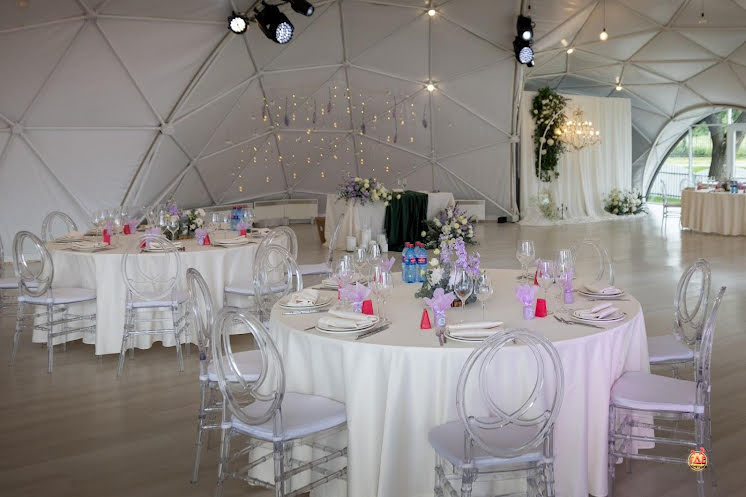 Шатер в яблоневом саду в «Коломенское» фотография № 1