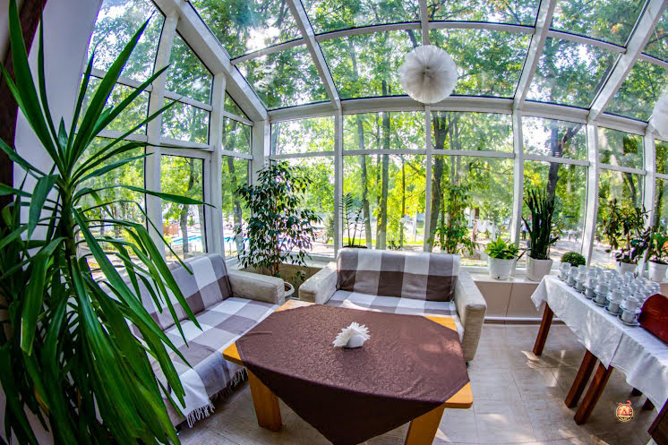 Зал ресторана в «Дубрава» фотография №14