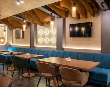  ресторан Академия Караоке на Ширямова