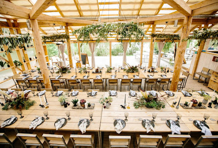 Зал «Угра» в Шатер «Друзей»