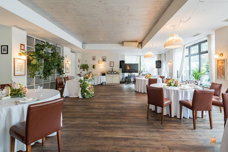 Зал "Белый" в «Stroganoff Bar & Grill» фотография №18