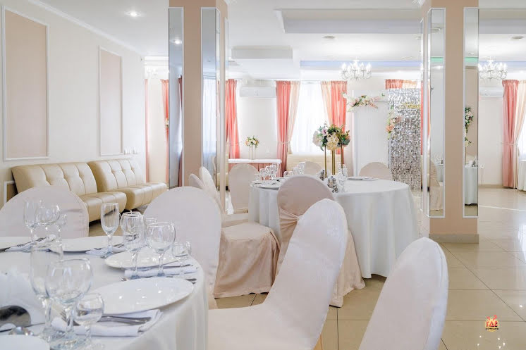 Основной зал в «Милорд» фотография №12