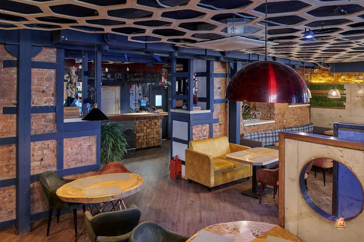 Зал на 1 этаже в «Корова на бочке на Карла Маркса» фотография №8