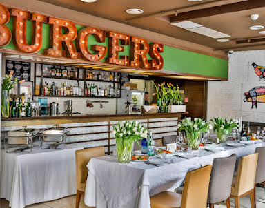  ресторан Burgers and Crabs