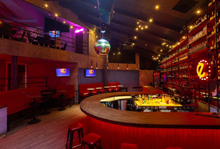 Основной зал с танцполом в Вип 1