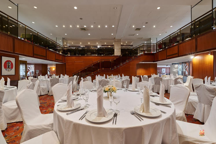 Ресторан «Брассери Эрте» в «Азимут Отель Аэростар» фотография №3