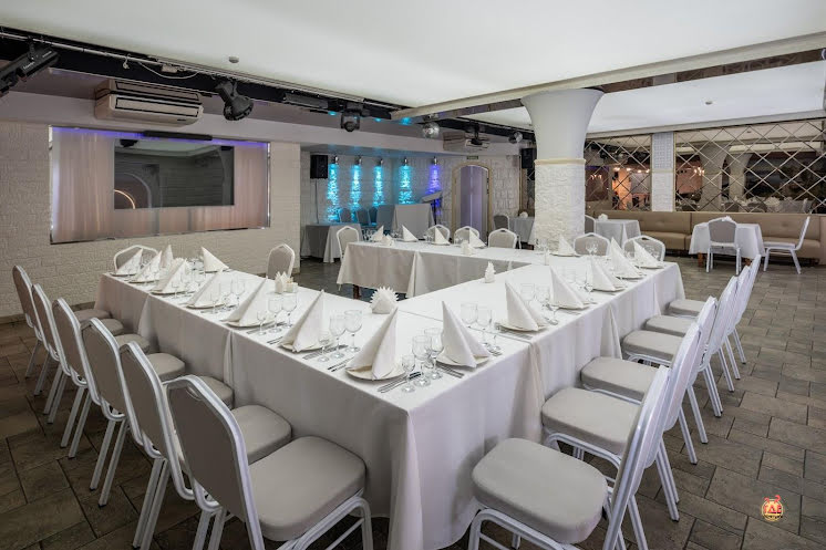 Основной зал  в «Братина» фотография №12