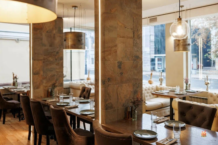 Зал с витражными окнами  в «Сунжа» фотография №6