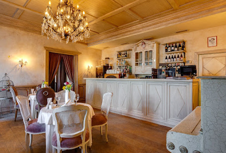 Барный зал в Малый зал 