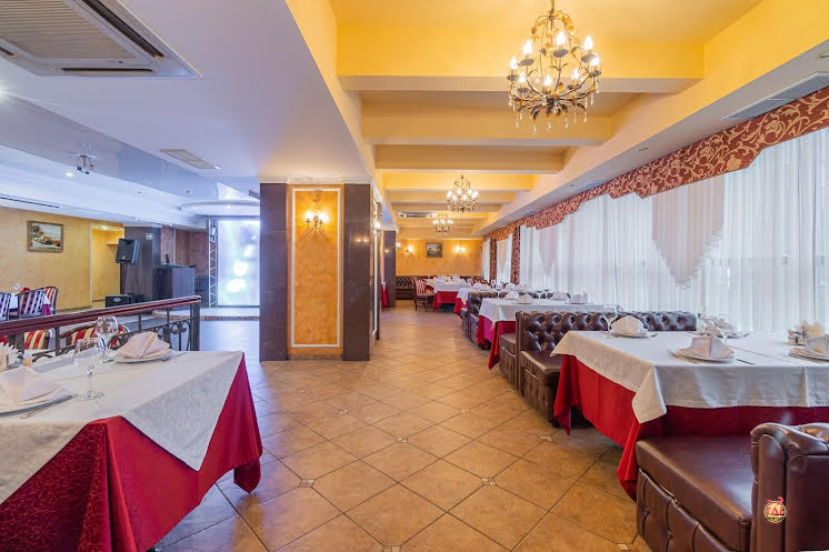 Основной зал первого этажа в «Старый Пловдив» фотография №5