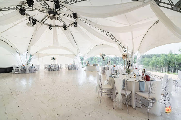 Шатер на озере в «Конюшня» фотография №9