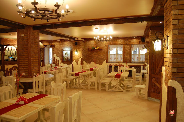 Основной зал в «Белая лошадь» фотография №2