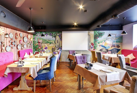 Основной зал в Верхний зал