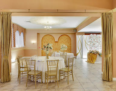 День рождения в Almond