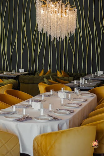 Основной зал в «Сытый лось на Коломенской» фотография №7