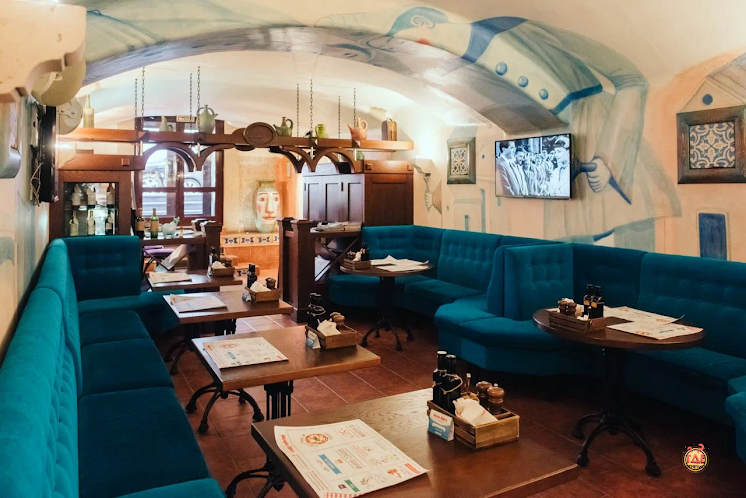 Основной зал  в «Mama Roma» фотография №1