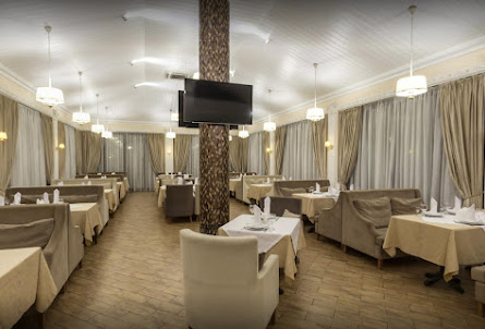 Веранда в Зеркальный зал